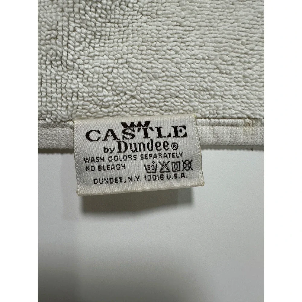 Vintage Castle by Dundee Tradition White Cotton Bath Towel Made in USA 26x36